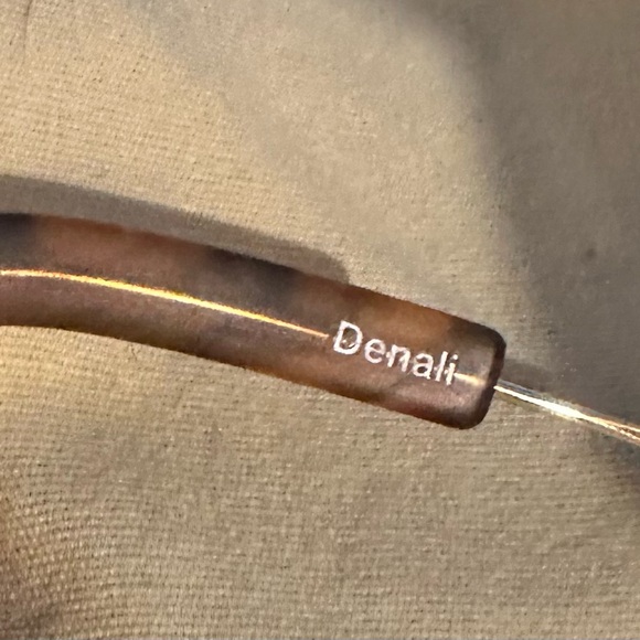 Maho aviator style sunglasses comes with case and sleeve - Picture 4 of 5